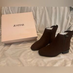 Size 8.5, new in box. Chocolate brown, suede feel booties. JustFab brand